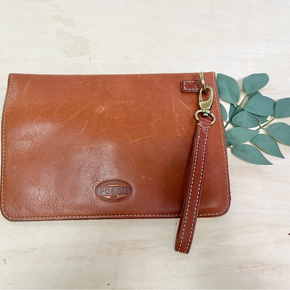Fossil Leather Purse - Picture 2 of 9